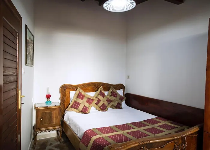 Guest house Stonehouse