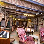 Stonehouse Pensiune