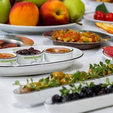 Stonehouse ゲストハウス 4*